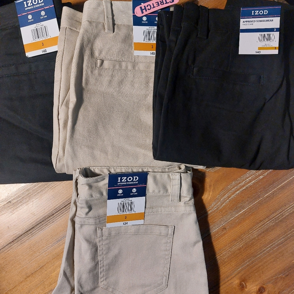 Izod uniform bottoms size 3 juniors